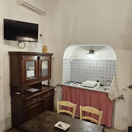 بيت للعطل La Dimora Del Professore نابولي