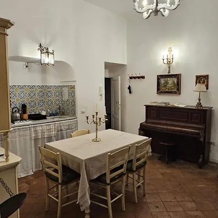 Holiday home La Dimora Del Professore Naples